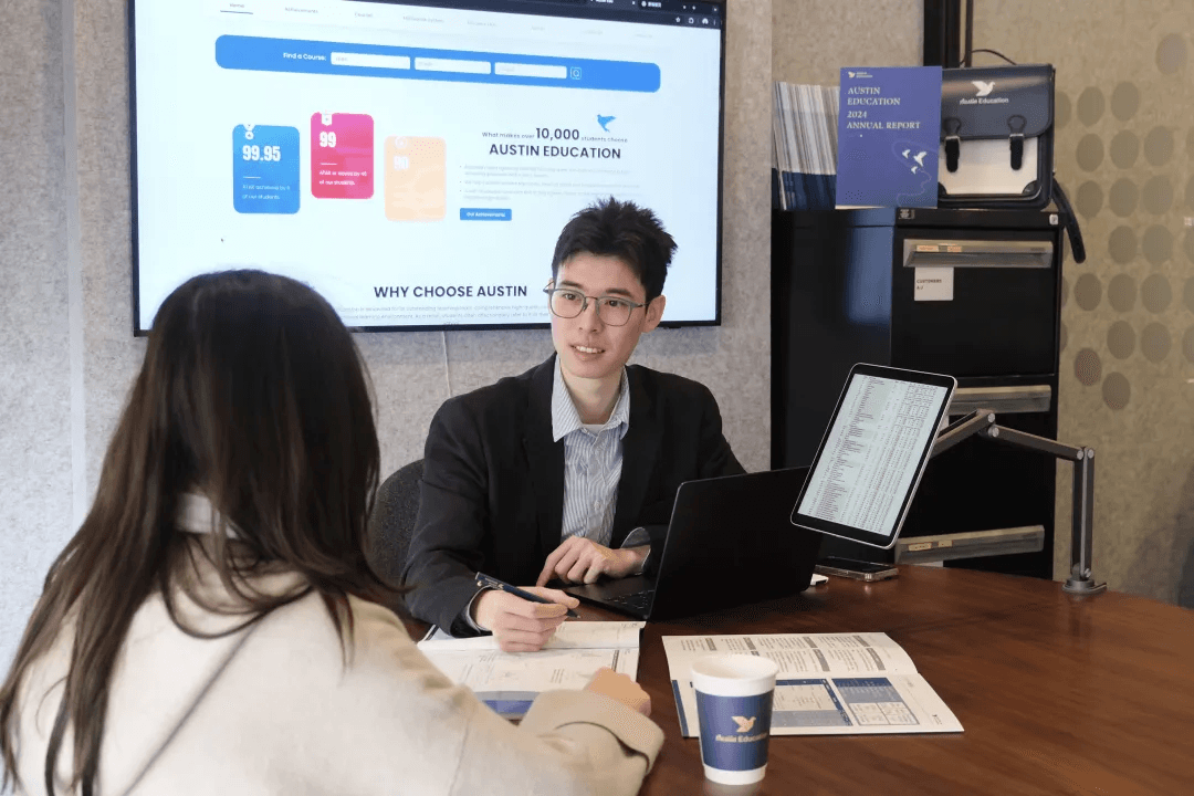 Austin Education advisor providing free one-on-one VCE consultation