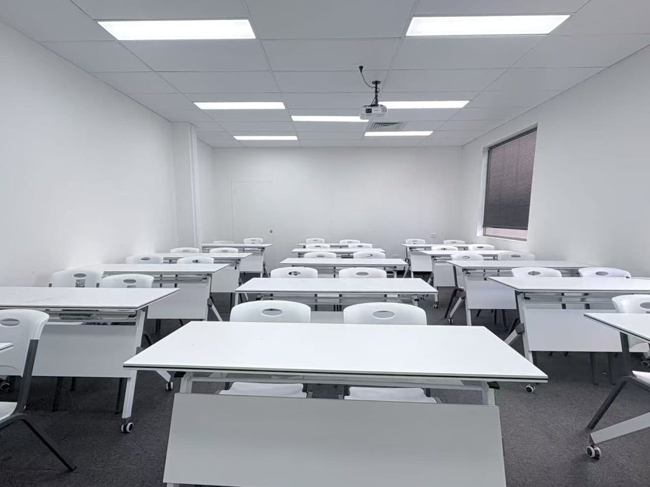 Austin Education Box Hill campus — Classroom (6/9)